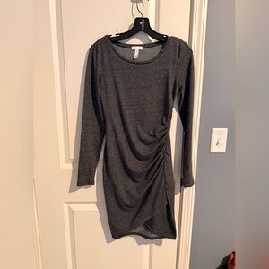 Good Condition
Leith Elegant Gray Long Sleeve Ruched Dress